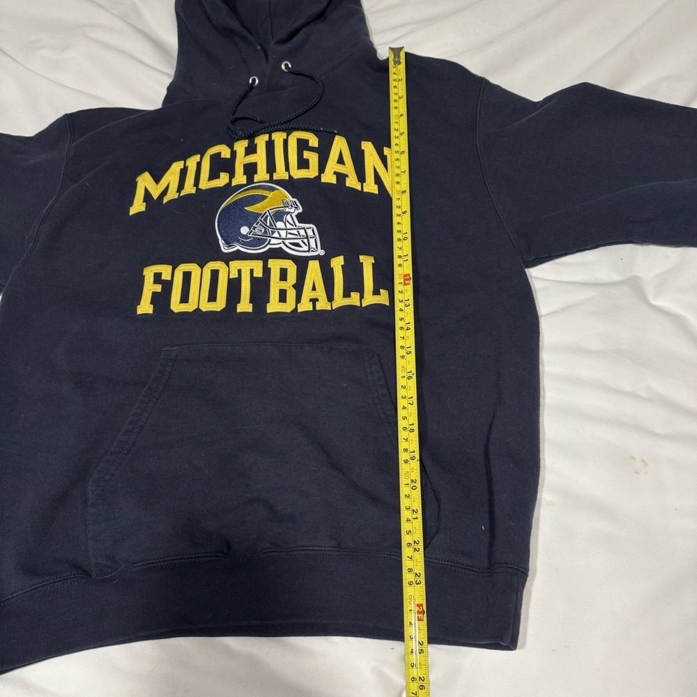 Champion Michigan Football Hoodie Size Medium Embroidered Wolverines NCAA Sports - Picture 7 of 10